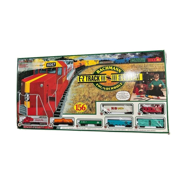 Bachmann E-Z Track System HO Scale Thunderbolt Electric Train Set 156 Pieces - Picture 10 of 10